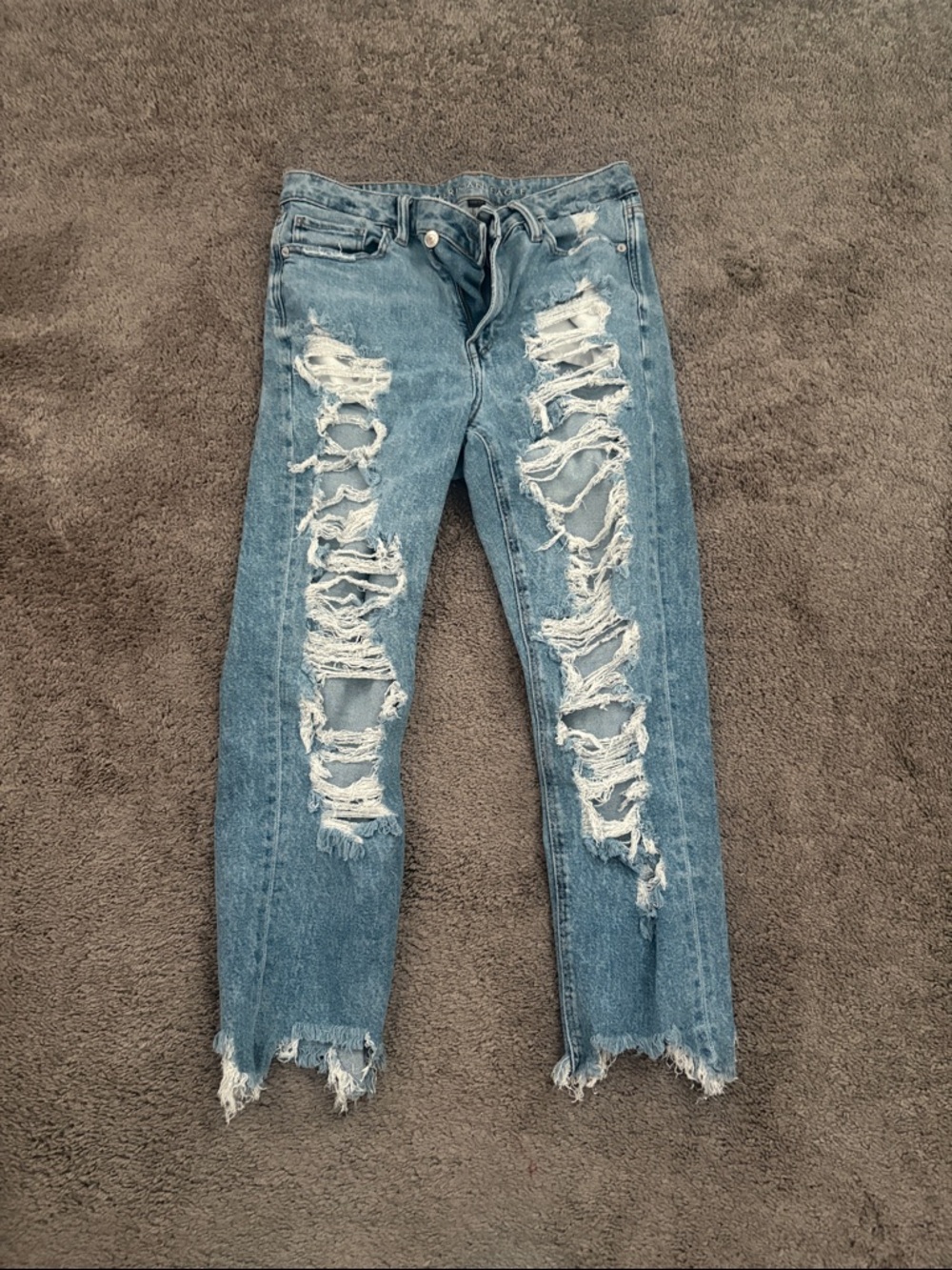 American Eagle Outfitters Light Blue Distressed Ankle Jeans